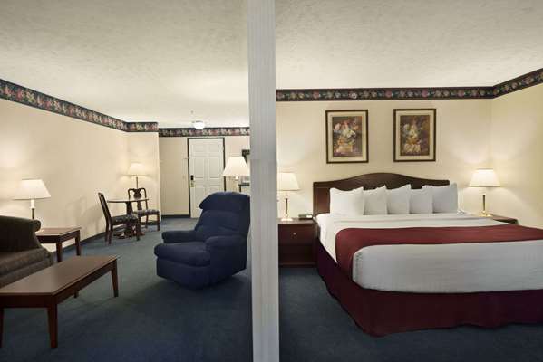 Suite - Days Inn Grayling - I-75, Exit 254