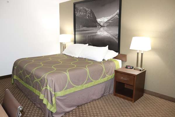  - Super 8 Hotel Hinton