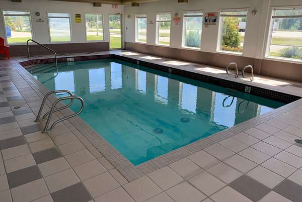Pool - Super 8 Hotel Hinton
