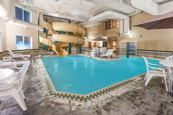 Pool - Wingate by Wyndham Hotel West Edmonton
