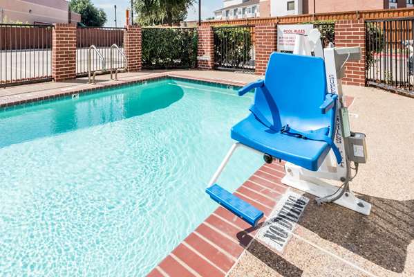 Pool - Days Inn & Suites Northwest Dallas - I-35, Exit 436A