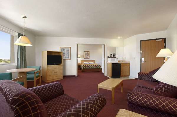 Suite - Super 8 Hotel North Austin