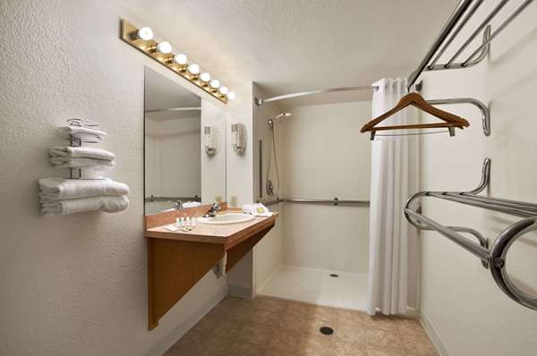  - Super 8 Hotel North Austin