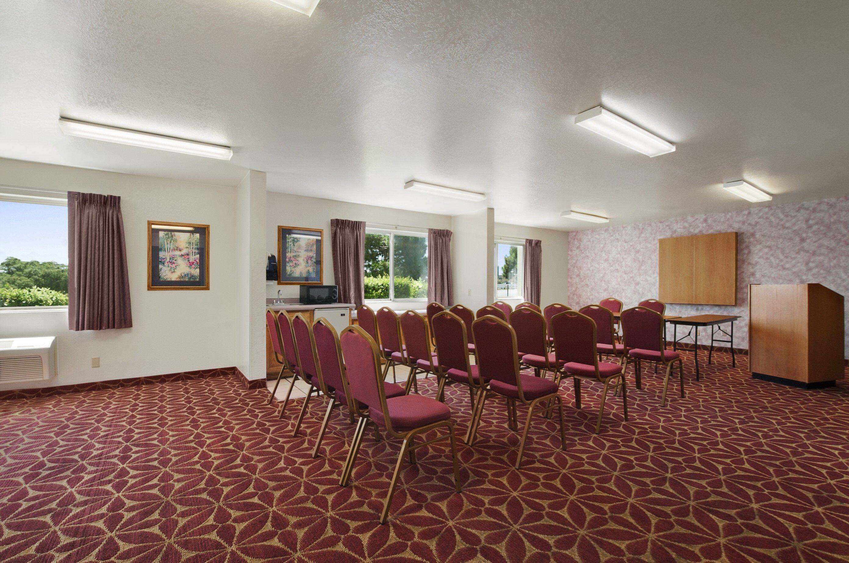Meeting Room | Super 8 by Wyndham Austin North/University Area