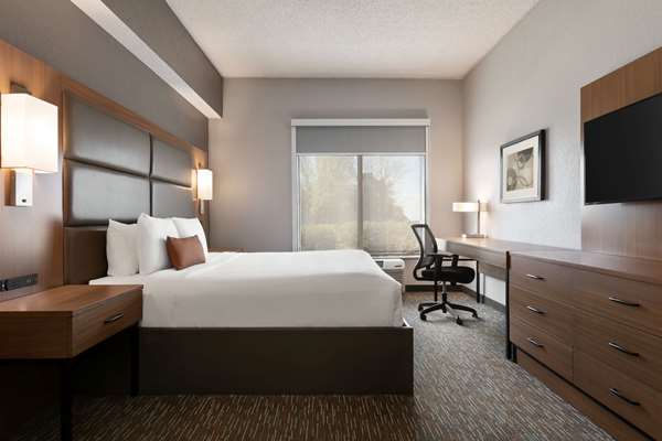  - Wingate by Wyndham Hotel Blue Ash - I-71, Exit 15