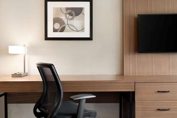  - Wingate by Wyndham Hotel Blue Ash - I-71, Exit 15