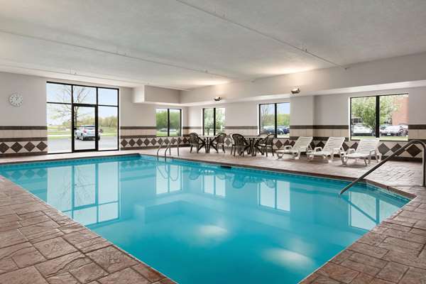 Pool - Wingate by Wyndham Hotel Blue Ash - I-71, Exit 15