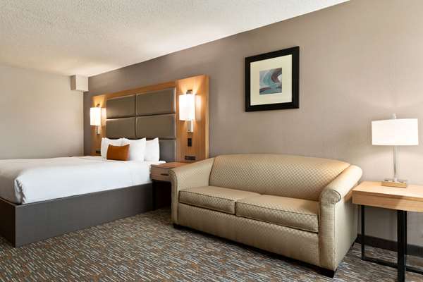  - Wingate by Wyndham Hotel Blue Ash - I-71, Exit 15