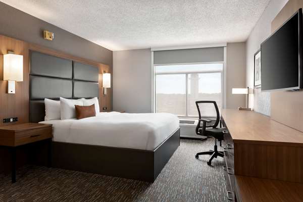  - Wingate by Wyndham Hotel Blue Ash - I-71, Exit 15