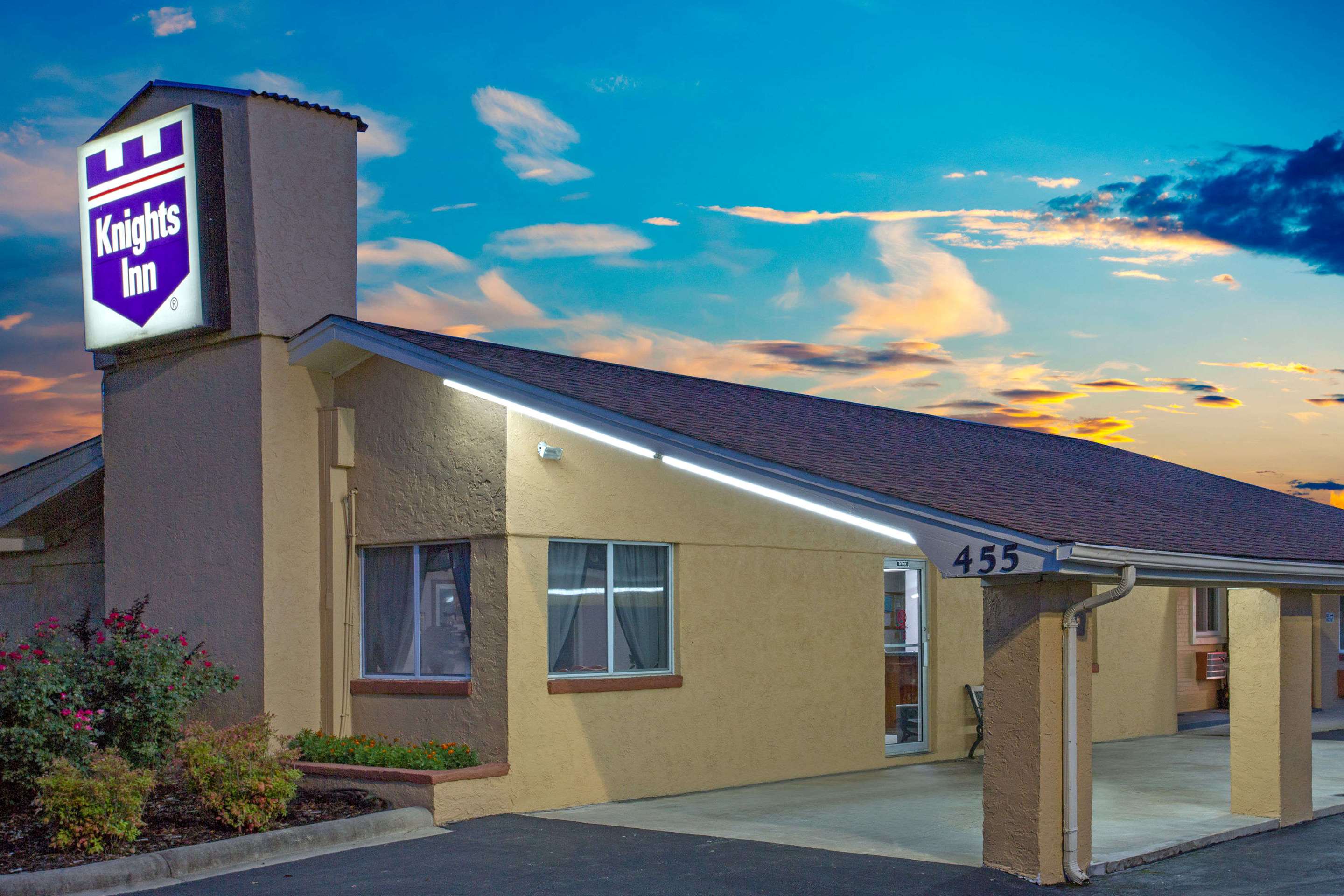 Exterior | Knights Inn Mount Airy