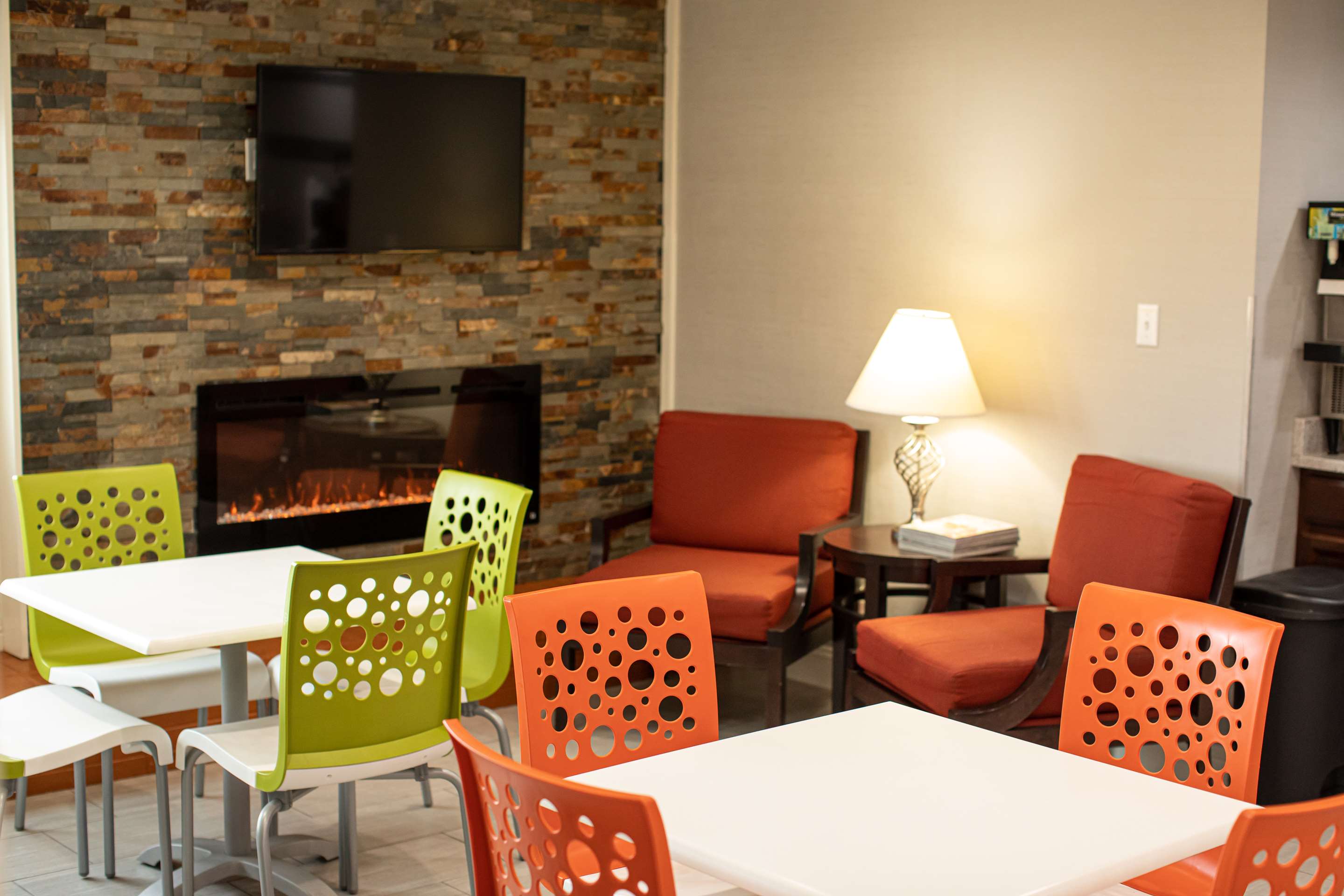 IA | Knights Inn Mount Airy