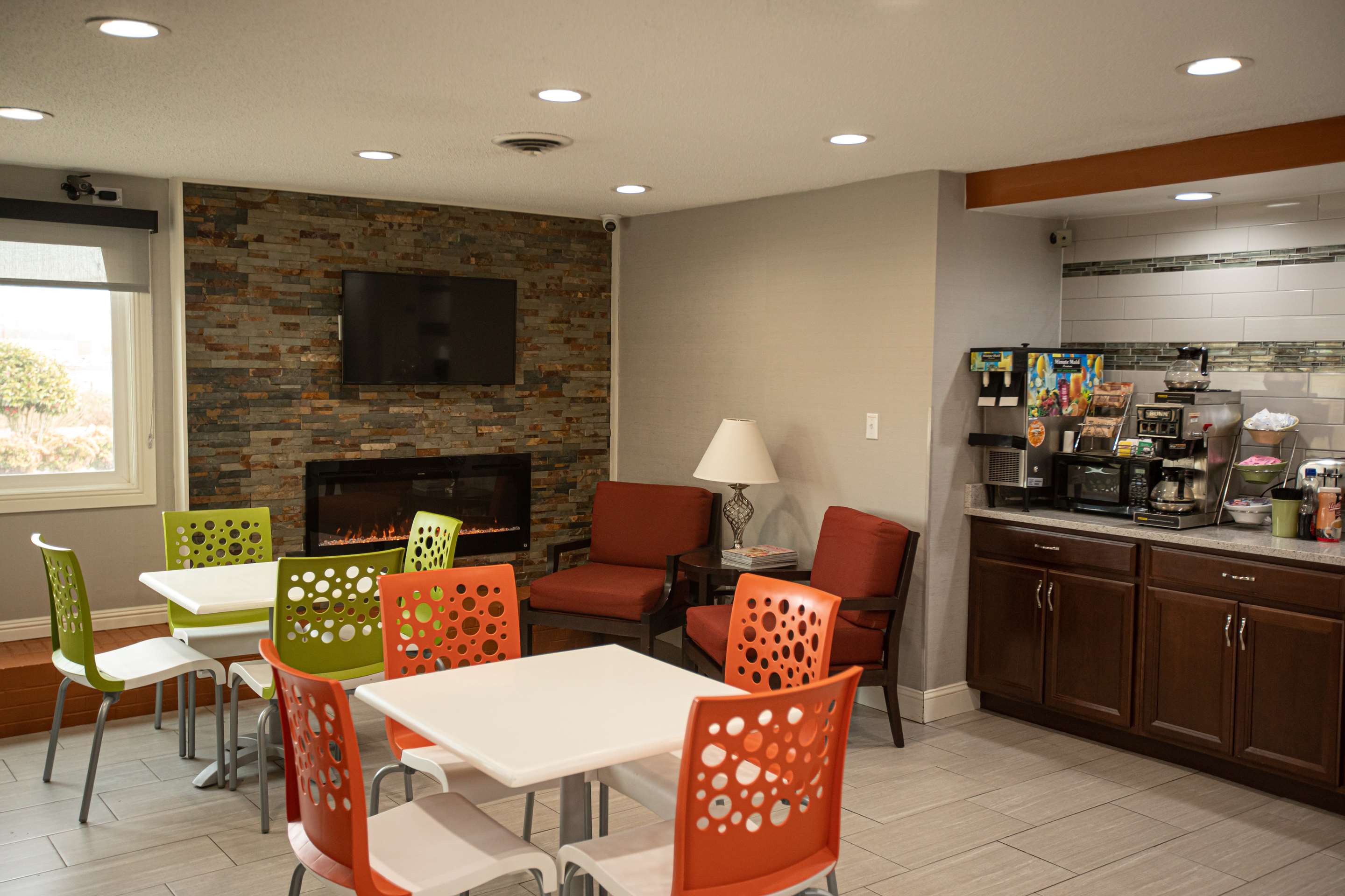 IA | Knights Inn Mount Airy