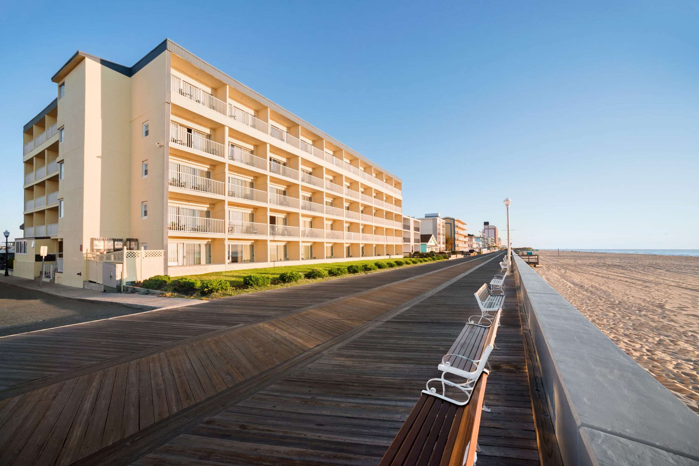 Exterior | Howard Johnson by Wyndham Ocean City Oceanfront