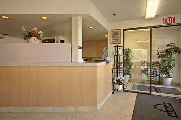  - Days Inn Southeast Fresno
