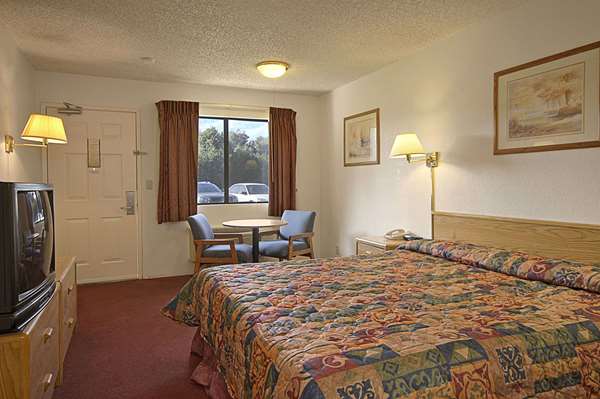  - Days Inn Southeast Fresno