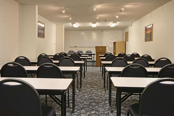  - Days Inn Southeast Fresno