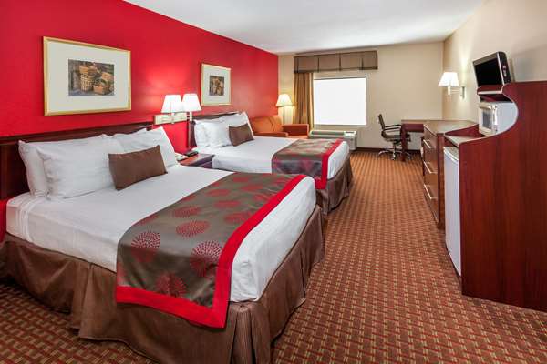  - Ramada Limited Hotel Locust Grove - I-75, Exit 212
