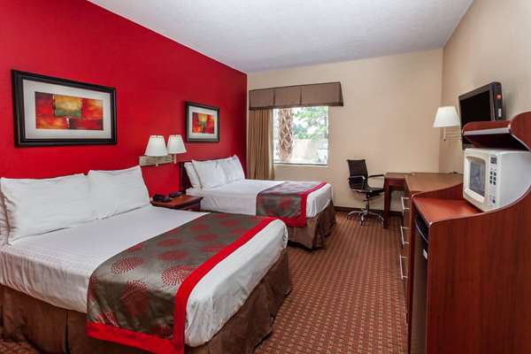  - Ramada Limited Hotel Locust Grove - I-75, Exit 212