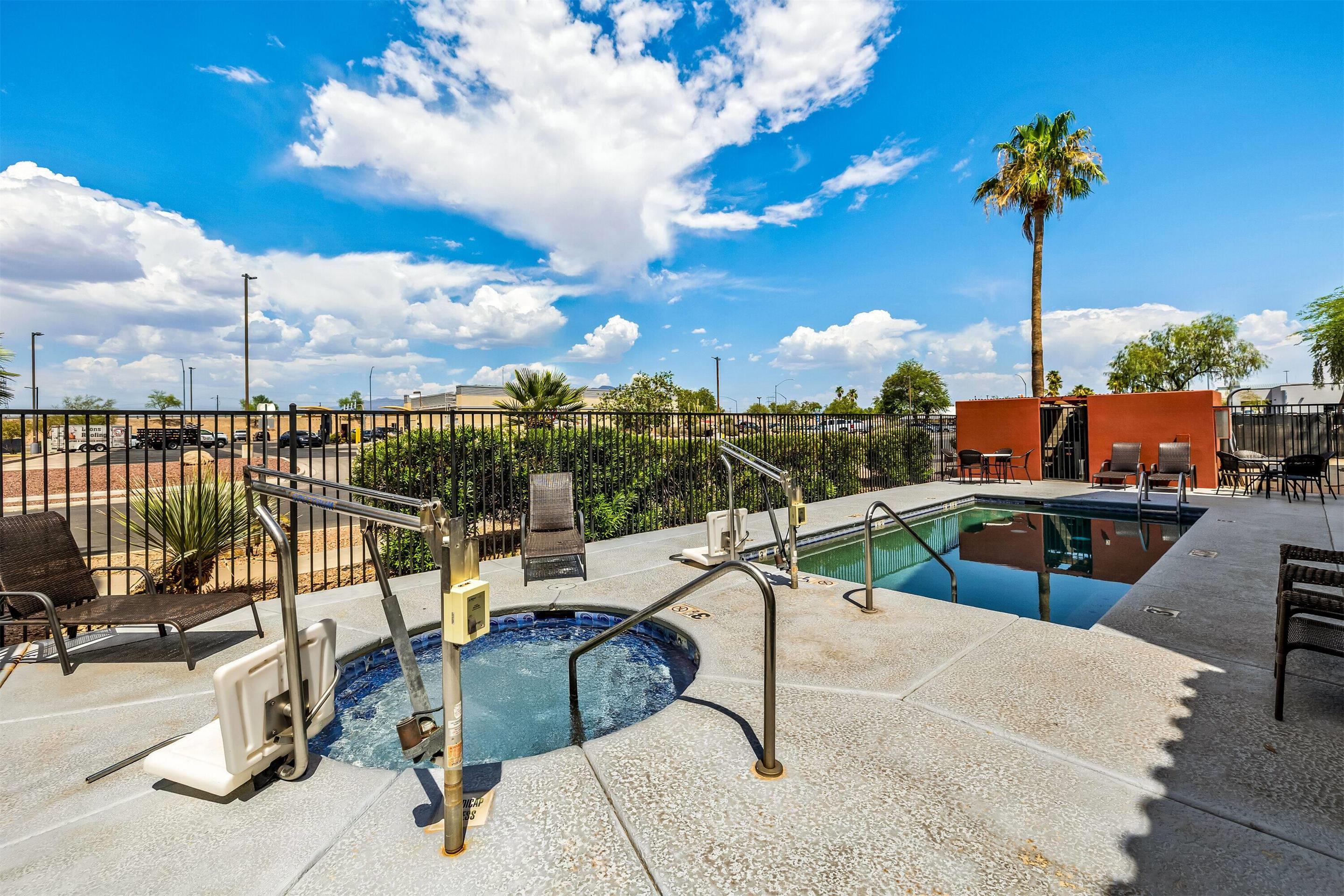 Pool | Super 8 by Wyndham Marana/Tucson Area