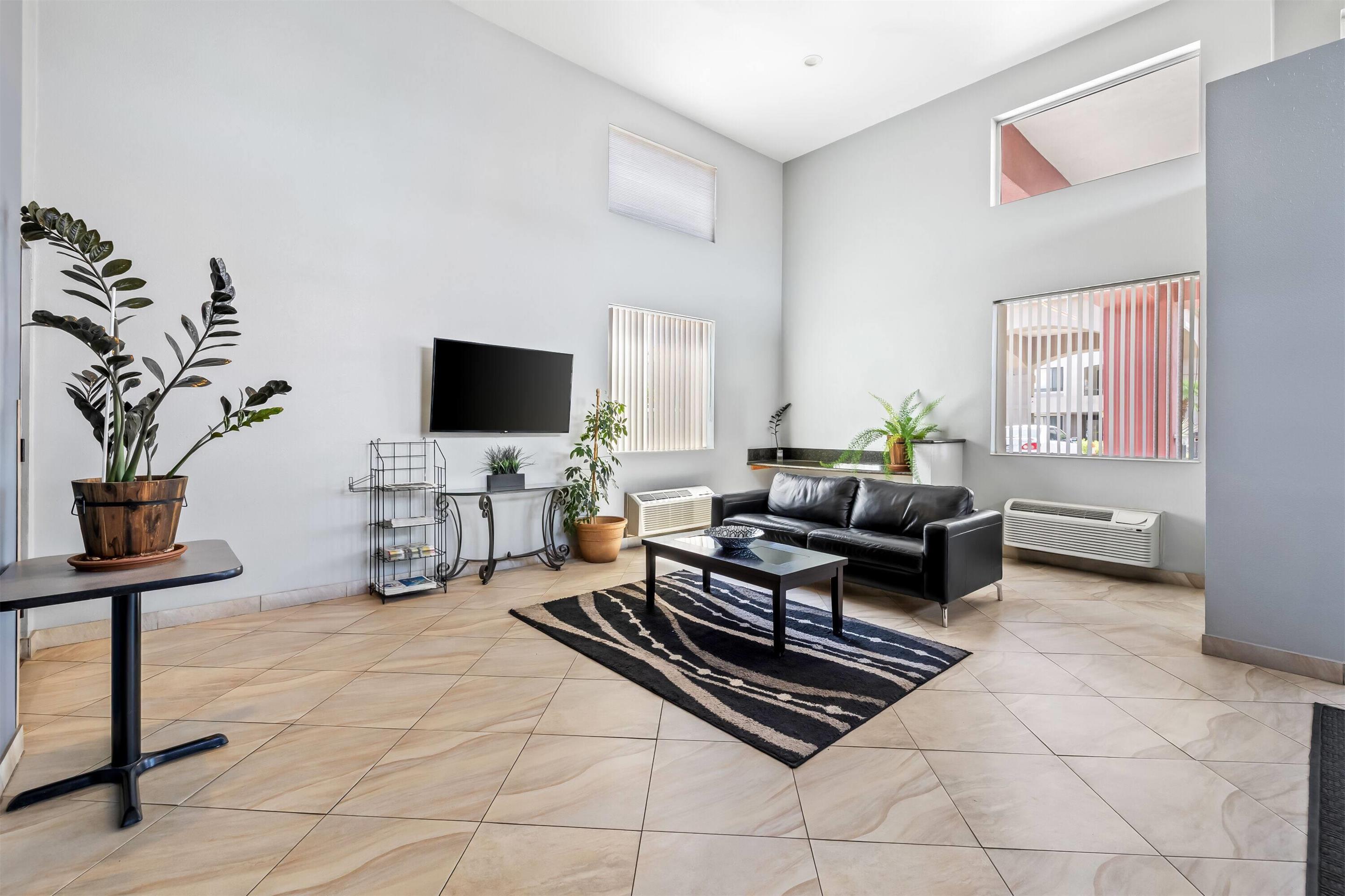 Lobby | Super 8 by Wyndham Marana/Tucson Area