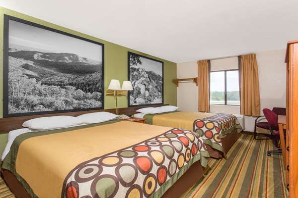  - Super 8 Motel Bedford