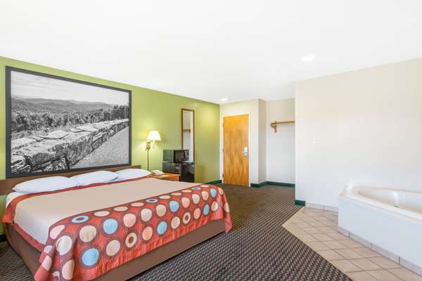  - Super 8 Motel Bedford