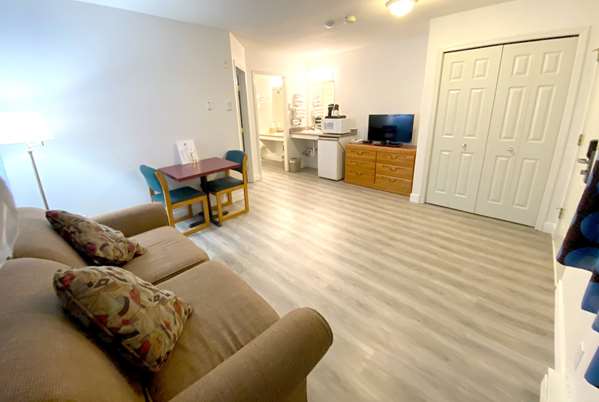  - Super 8 Motel Sicamous