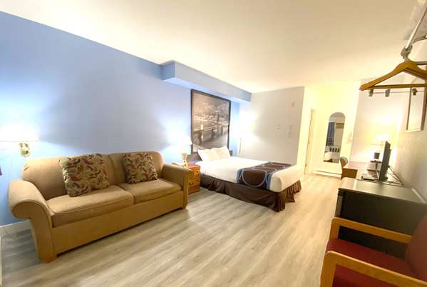  - Super 8 Motel Sicamous