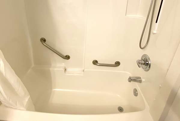  - Super 8 Motel Sicamous