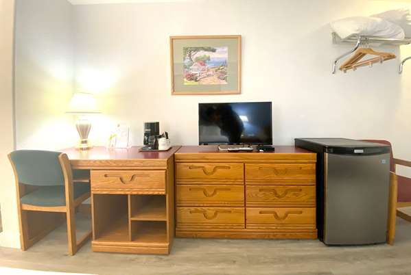  - Super 8 Motel Sicamous