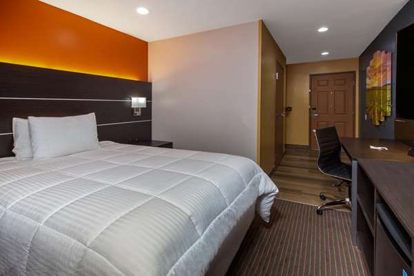  - Hotel Vinea Travelodge Healdsburg - US 101, Exit 505