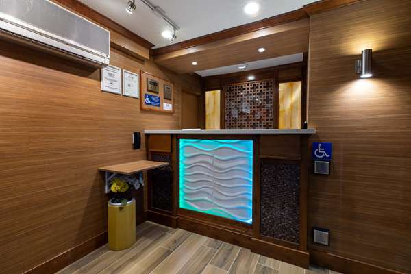  - Hotel Vinea Travelodge Healdsburg - US 101, Exit 505