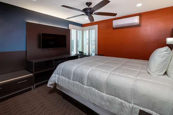  - Hotel Vinea Travelodge Healdsburg - US 101, Exit 505