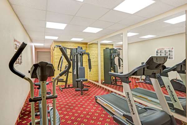 Fitness/ Exercise Room - Days Inn Shively