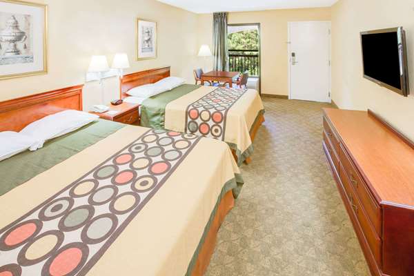  - Super 8 Hotel D'Iberville - I-110, Exit 2