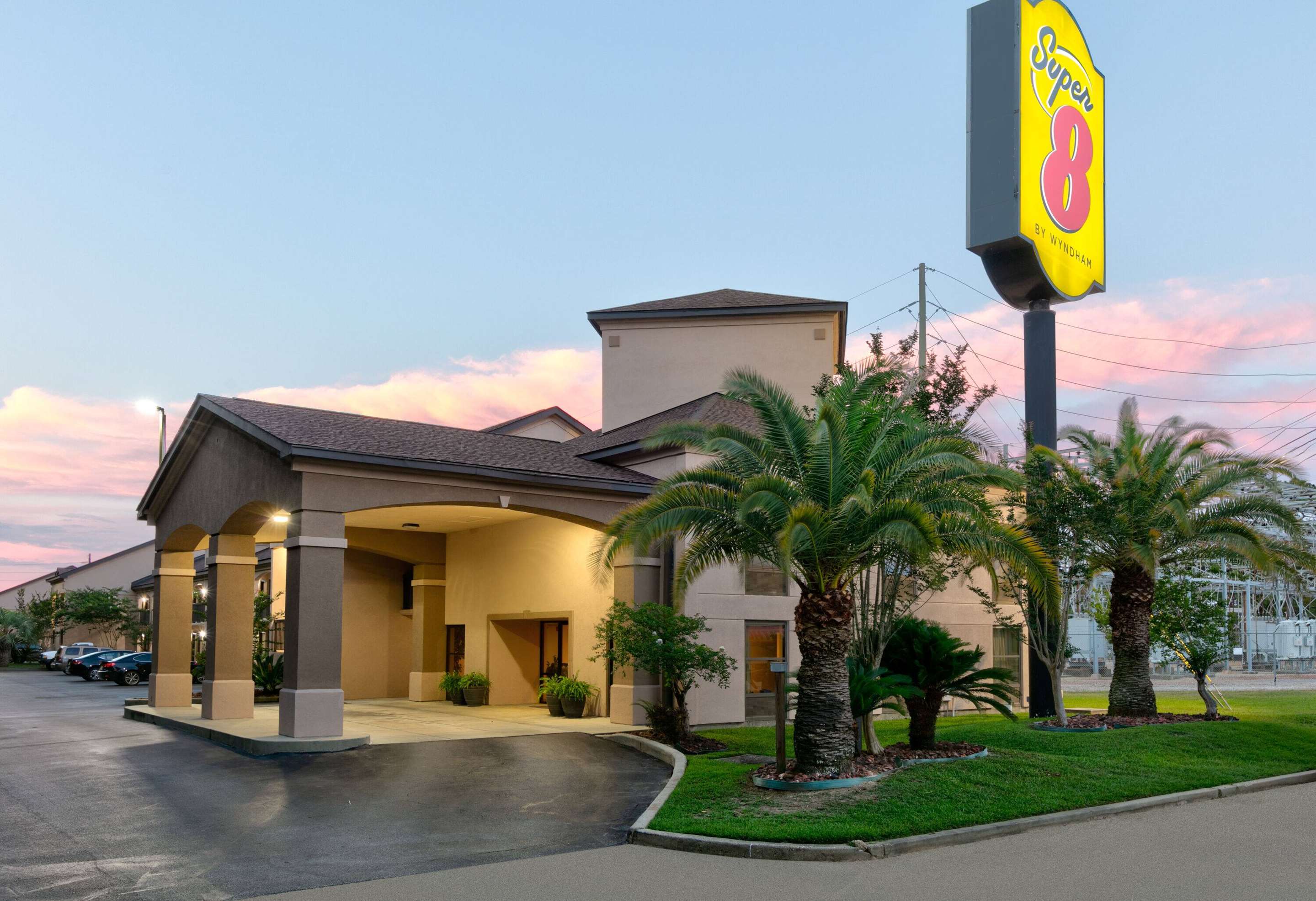 Exterior | Super 8 by Wyndham Diberville Biloxi Area