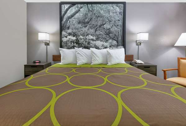  - Super 8 Hotel D'Iberville - I-110, Exit 2