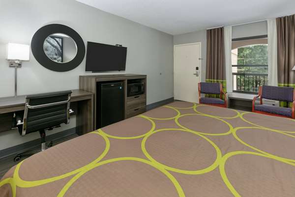  - Super 8 Hotel D'Iberville - I-110, Exit 2