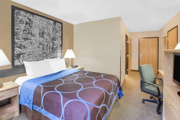  - Super 8 Hotel Seville - I-71, Exit 209