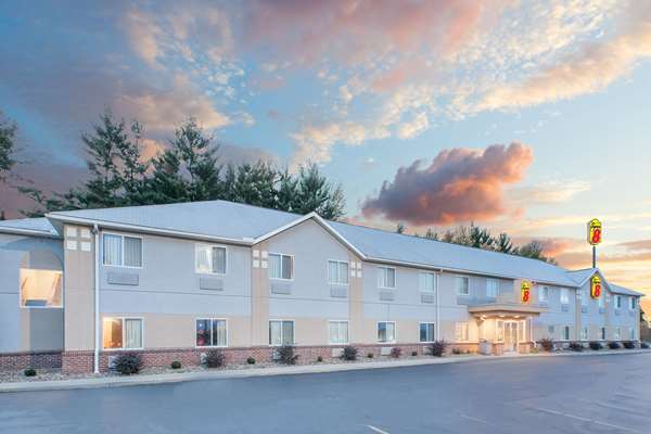 Exterior view - Super 8 Hotel Seville - I-71, Exit 209