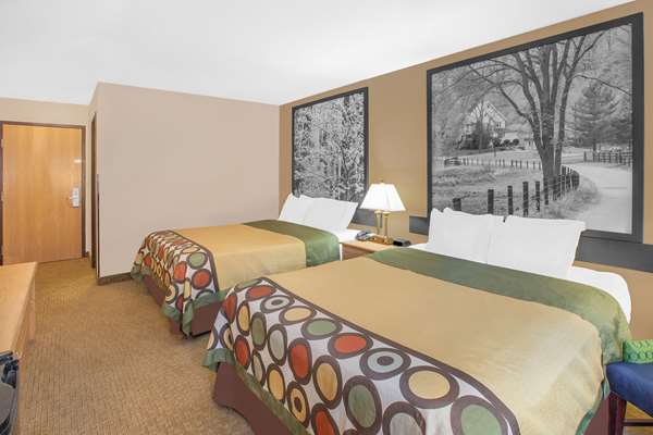  - Super 8 Hotel Seville - I-71, Exit 209