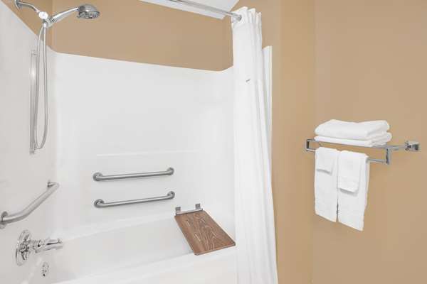  - Super 8 Hotel Seville - I-71, Exit 209