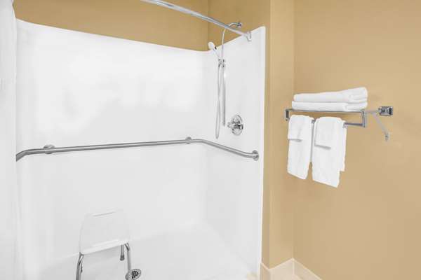  - Super 8 Hotel Seville - I-71, Exit 209