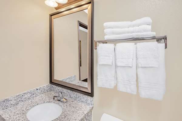  - Super 8 Hotel Seville - I-71, Exit 209