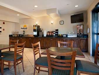 Breakfast Area | Days Inn by Wyndham Encinitas Moonlight Beach