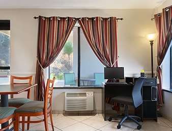  - Days Inn Encinitas - I-5, Exit 42