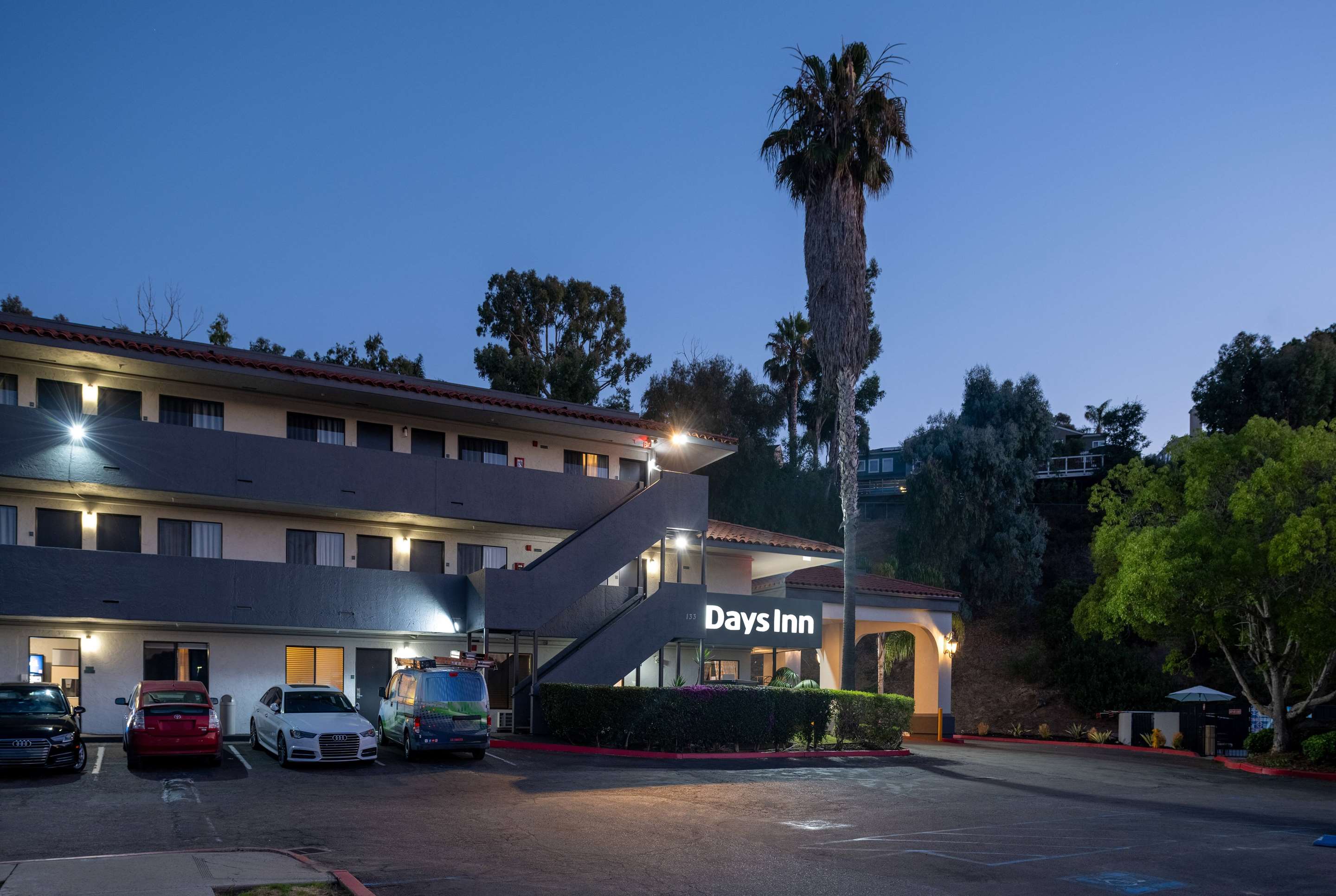 Exterior | Days Inn by Wyndham Encinitas Moonlight Beach