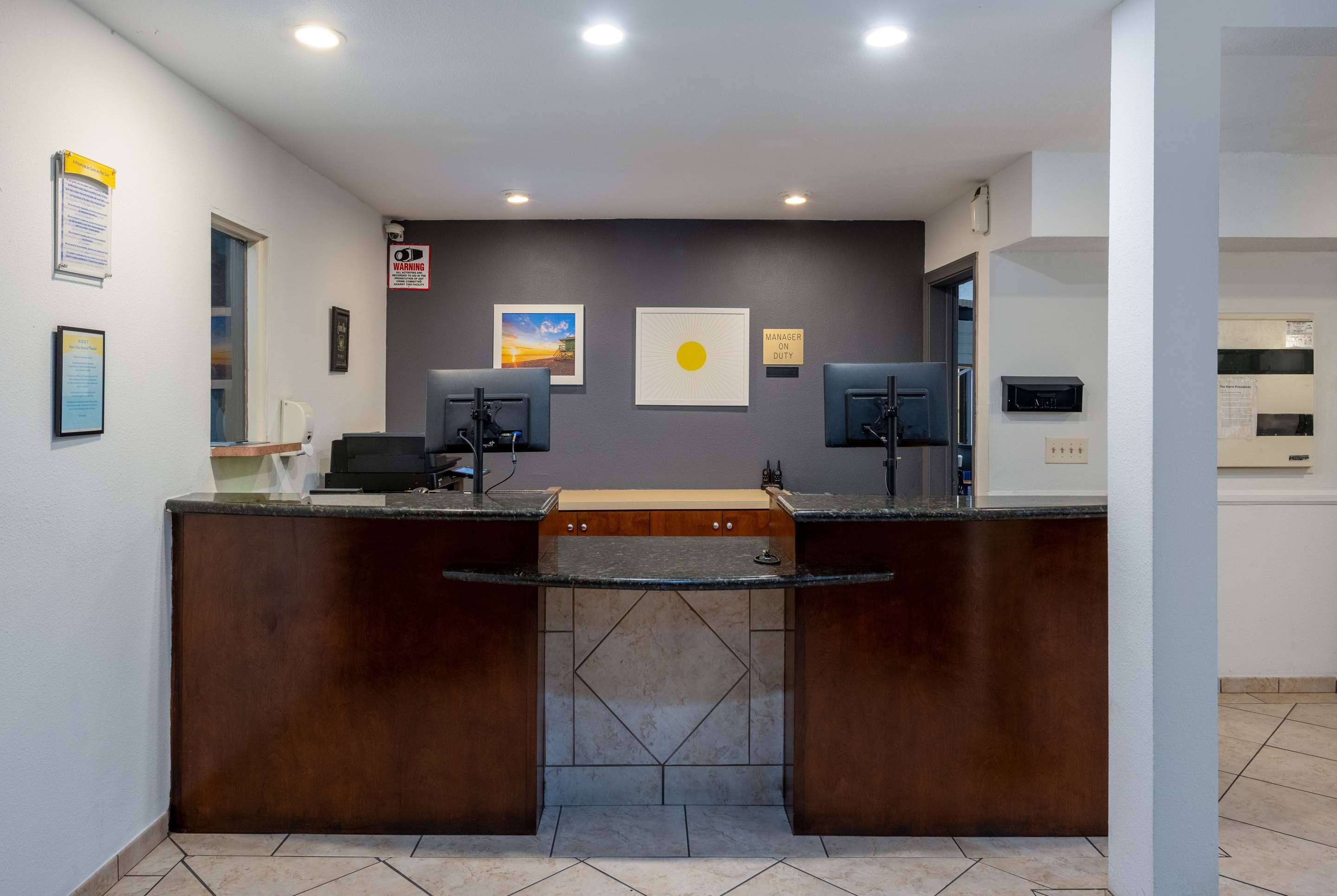 Reception | Days Inn by Wyndham Encinitas Moonlight Beach