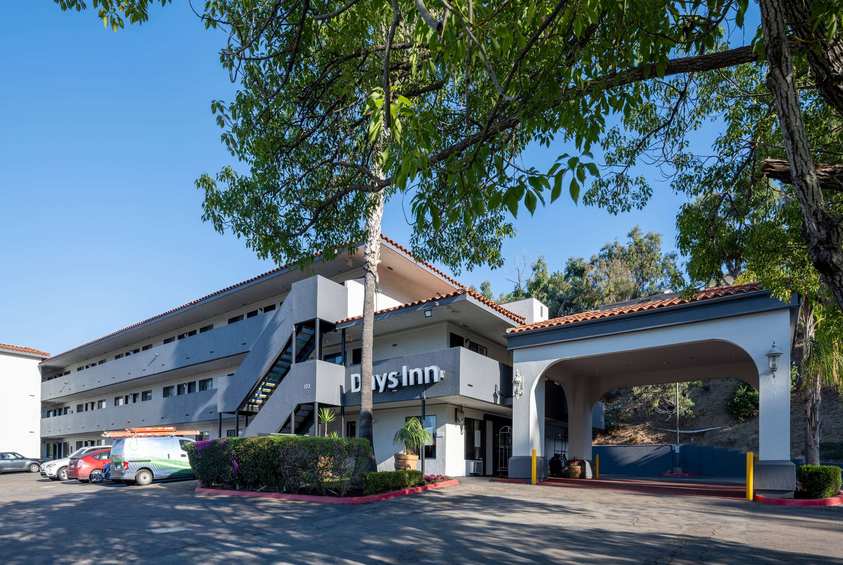 Exterior | Days Inn by Wyndham Encinitas Moonlight Beach