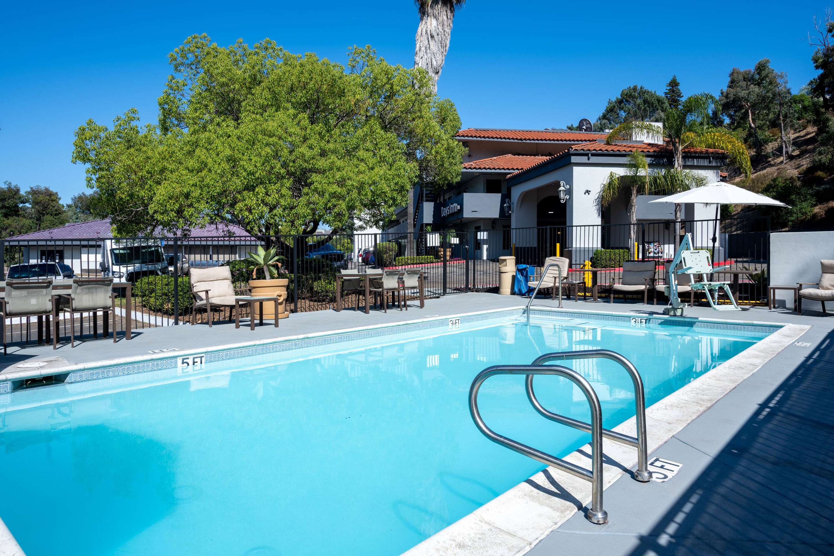 Pool | Days Inn by Wyndham Encinitas Moonlight Beach